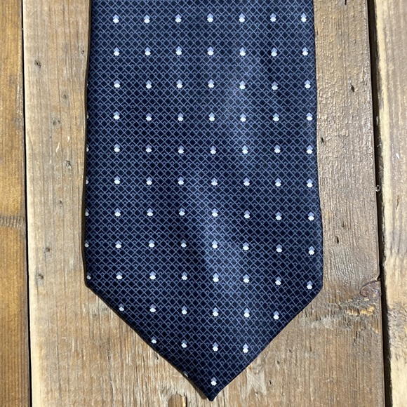 KENT Arrow Tie - Picture 1 of 3